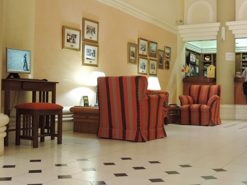 Hotel Galicia Trelew Eksteriør bilde