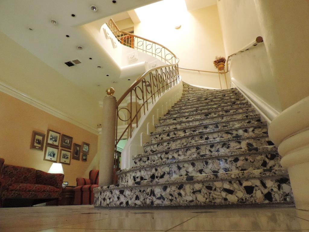 Hotel Galicia Trelew Eksteriør bilde